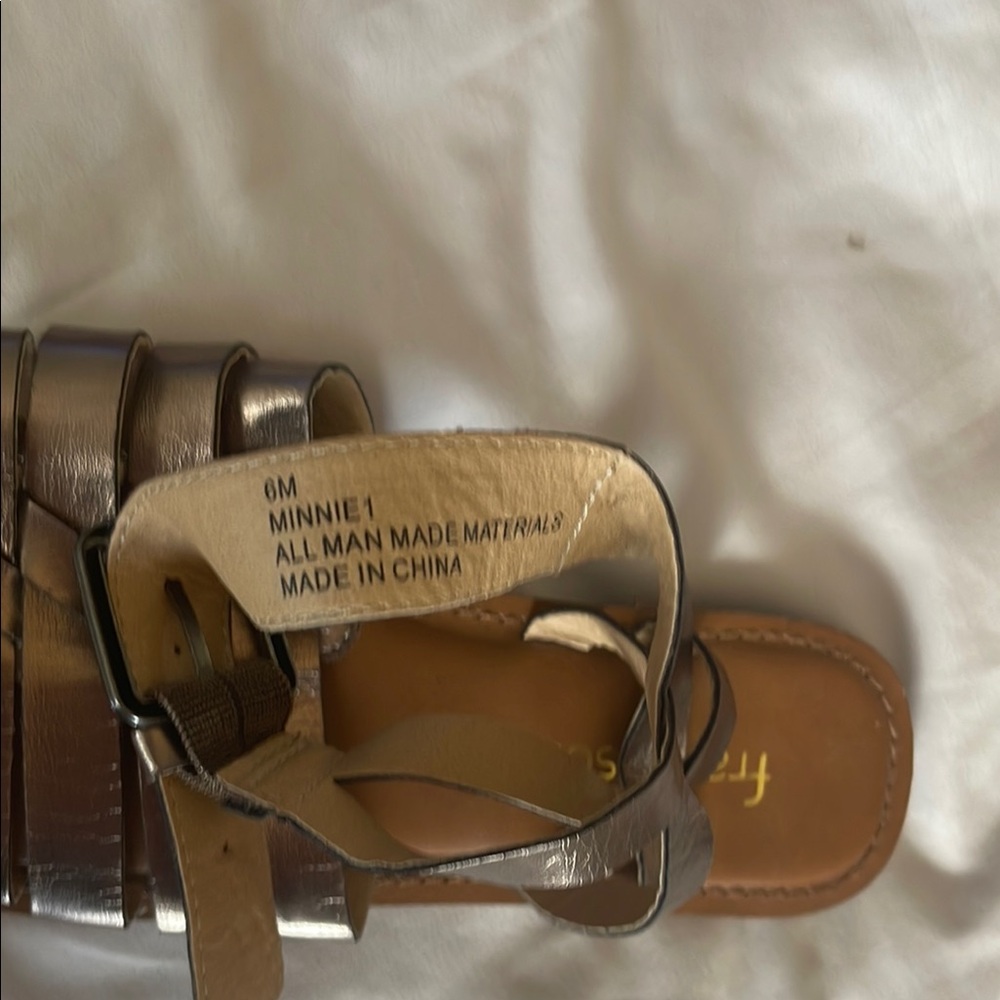 SAS Metallic Sandals - Picture 13 of 14